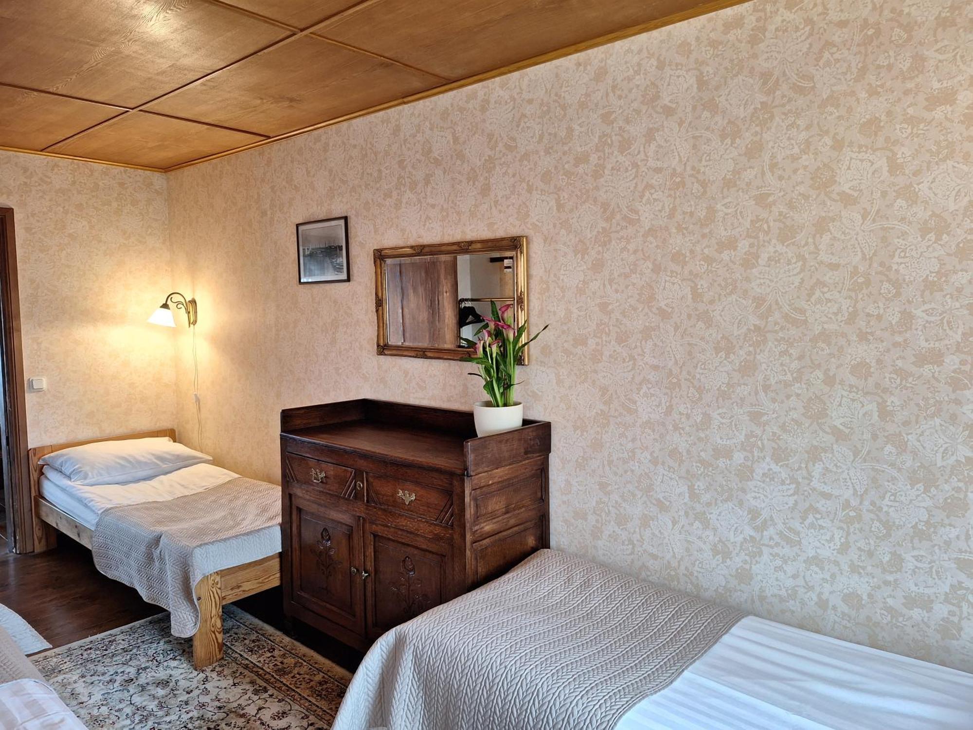 Kraavi Guest Hostel Kuressaare Exterior photo
