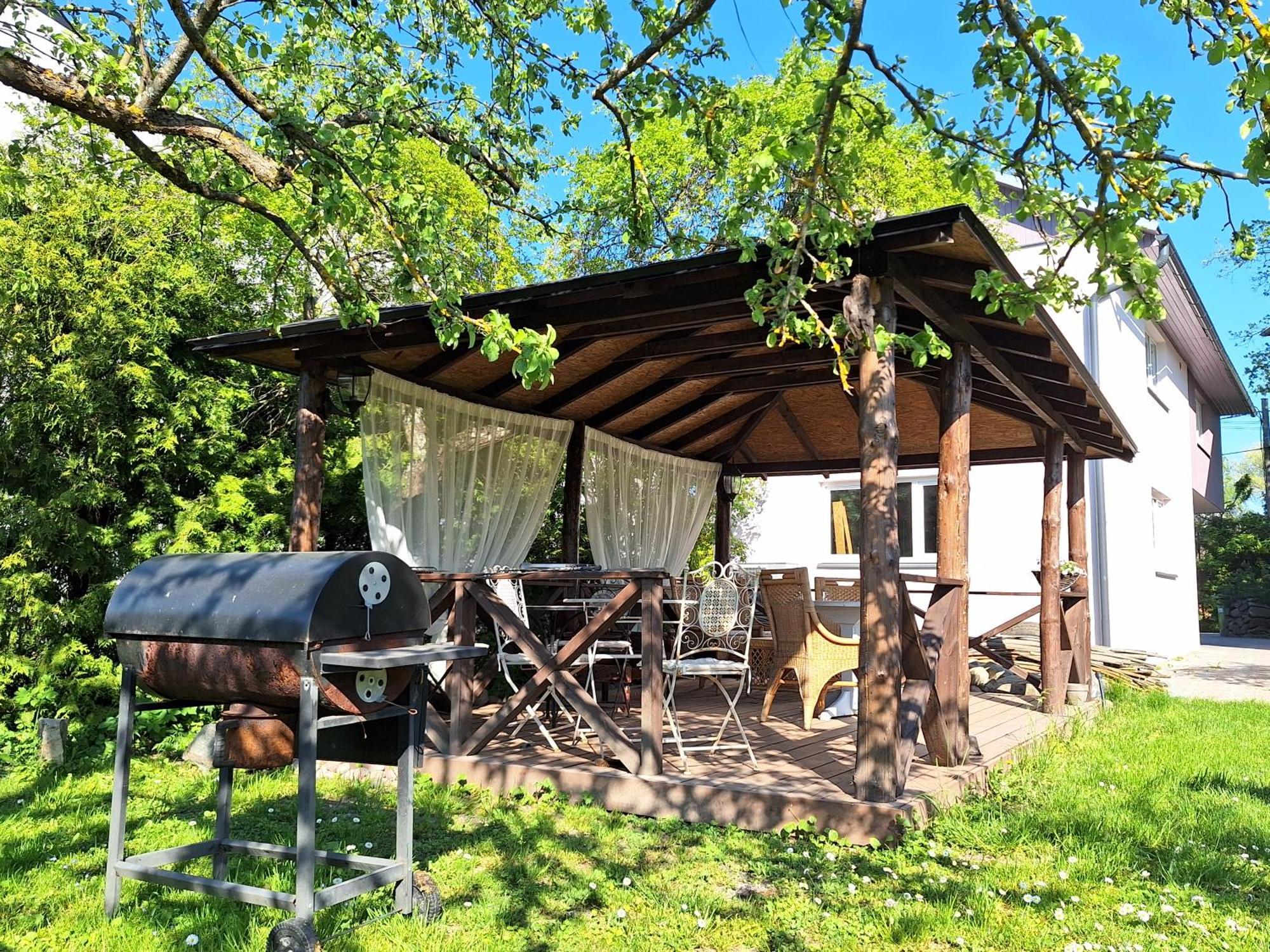 Kraavi Guest Hostel Kuressaare Exterior photo